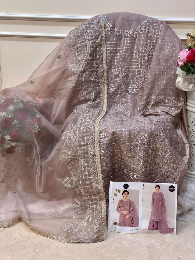 1237 A To D Mehboob Tex Organza Embroidery Pakistani Suits Wholesale Clothing Suppliers In India
